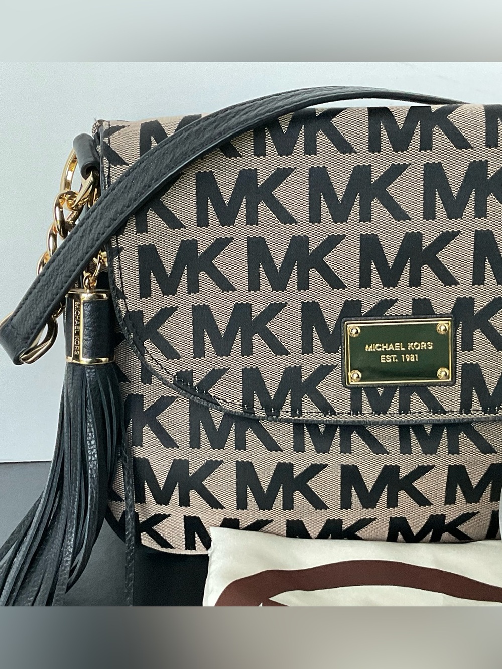 Michael Kors Jet Set Black/Tan MK Logo Crossbody Md Tassel Conv $258 - Picture 13 of 16